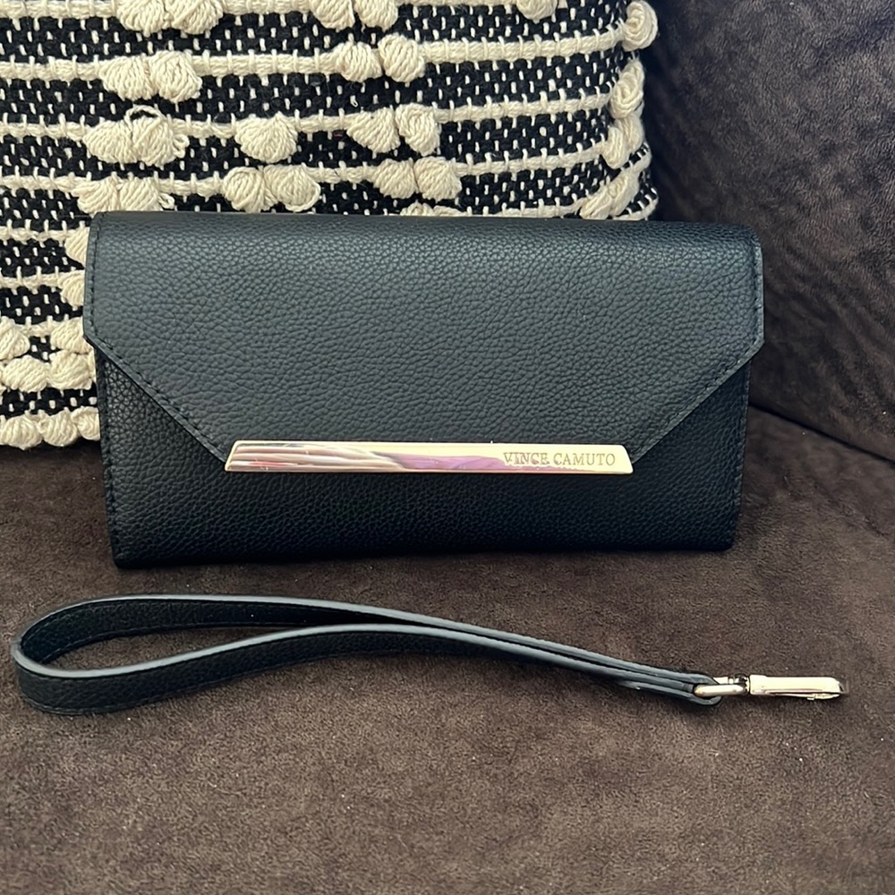 Vince Camuto Leather Wallet/clutch/wristlet